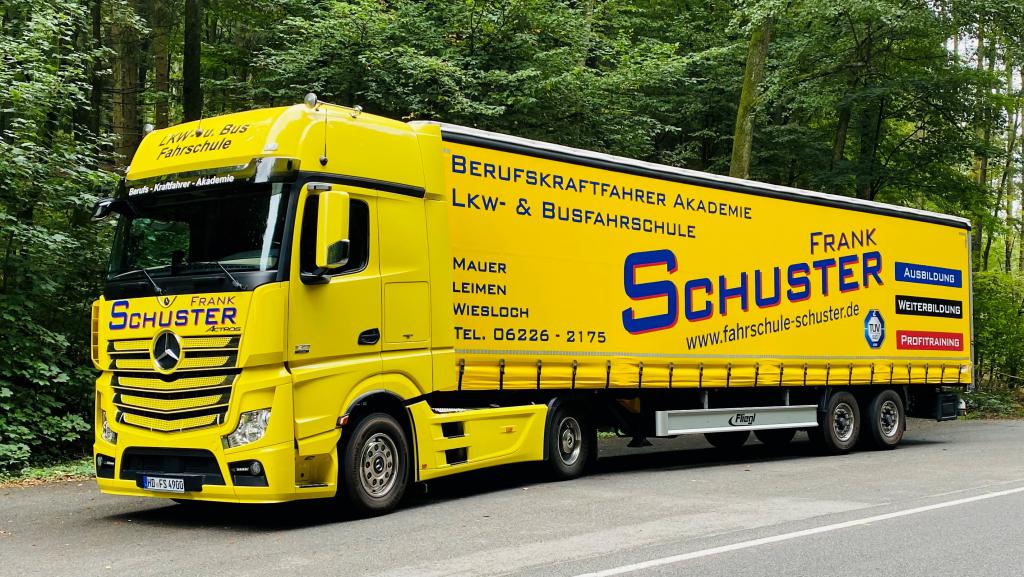 Sattelzug Klasse CE Lkws